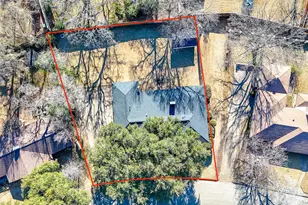 2013 Glenwood Cir, Corsicana, TX 75110 - Photo 2