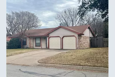 713 Vaughn Drive, Burleson, TX 76028 - Photo 2