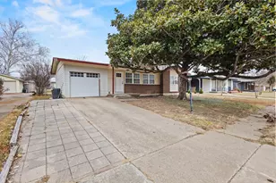 712 Pine St, Hurst, TX 76053 - Photo 18