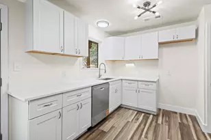 712 Pine St, Hurst, TX 76053 - Photo 6