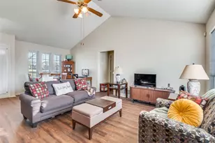 1315 McCall Dr, Duncanville, TX 75137 - Photo 2