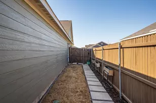 11850 Gabbro Dr, Justin, TX 76247 - Photo 20