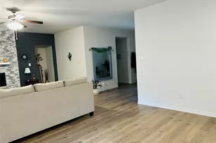 8404 Radiant St, Garland, TX 75043 - Photo 6