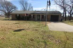 1210 Winkler St, Ennis, TX 75119 - Photo 2