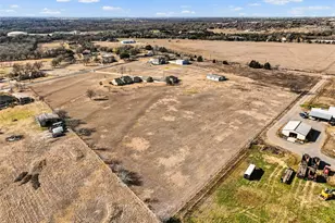 1043 Bells Chapel Rd, Pecan Hill, TX 75165 - Photo 32