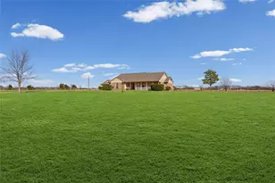 1043 Bells Chapel Rd, Pecan Hill, TX 75165 - Photo 4