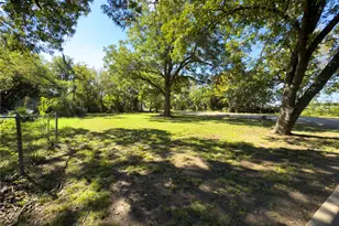 400 E Orange St, Sherman, TX 75090 - Photo 2