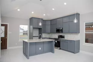 1527 Caldwell Ave, Dallas, TX 75223 - Photo 4