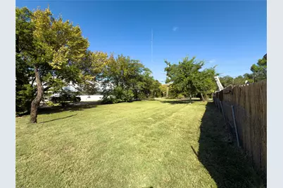 400 E Sycamore Street, Sherman, TX 75090 - Photo 2