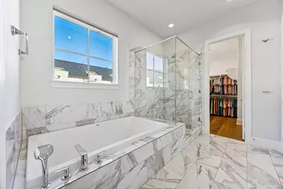 653 Dalton Lane, Irving, TX 75039 - Photo 24