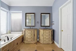 2221 Templeton Dr, Arlington, TX 76006 - Photo 18