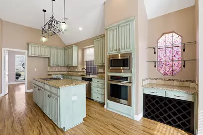 2221 Templeton Drive, Arlington, TX 76006 - Photo 8