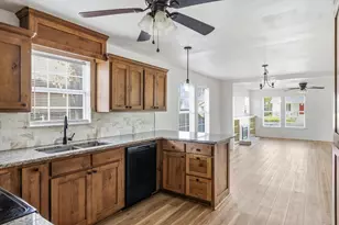 111 W Wolfe St, Grand Saline, TX 75140 - Photo 14