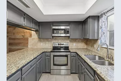 2713 Meadowstone Court, Carrollton, TX 75006 - Photo 8