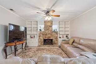 8318 Lullwater Dr, Dallas, TX 75218 - Photo 6