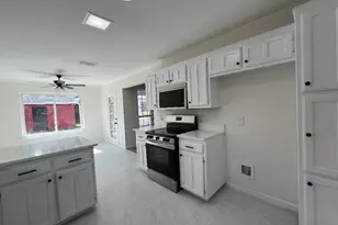 1500 Hyde Park Blvd, Cleburne, TX 76033 - Photo 10