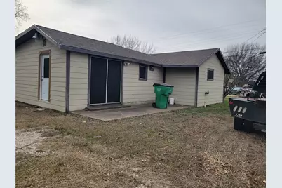 924 N Clements Street, Gainesville, TX 76240 - Photo 8