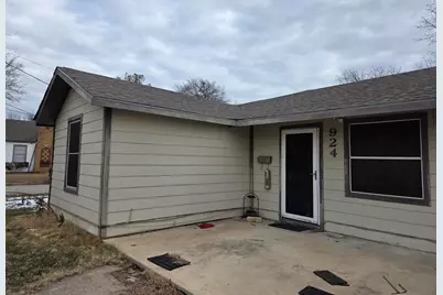 924 N Clements Street, Gainesville, TX 76240 - Photo 10