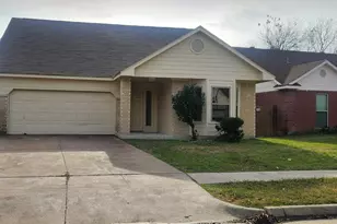 802 Headwater Dr, Arlington, TX 76015 - Photo 2