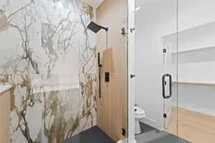 131 Lakeshore Ln, Glenn Heights, TX 75154 - Photo 4