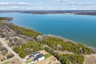 232 Hilltop Dr, Ennis, TX 75119 - Photo 32