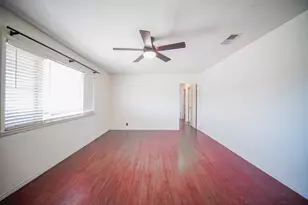 202 N 10th St, Jacksboro, TX 76458 - Photo 6