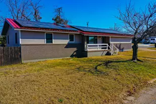 202 N 10th St, Jacksboro, TX 76458 - Photo 26