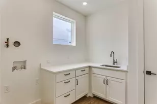 337 College Ave, Fort Worth, TX 76104 - Photo 24