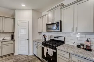 9817 Gooseneck Dr, Aubrey, TX 76227 - Photo 12