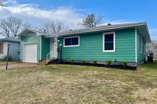 423 E Morton St, Denison, TX 75021 - Photo 2