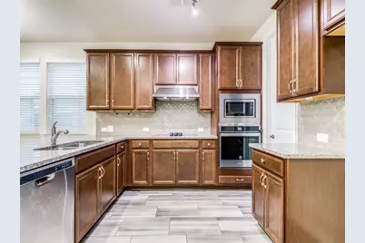 2353 Bella Court, Carrollton, TX 75010 - Photo 8