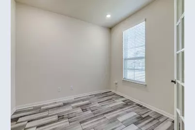 2353 Bella Court, Carrollton, TX 75010 - Photo 4