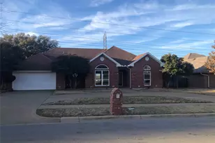 10172 Wandering Way St, Benbrook, TX 76126 - Photo 24