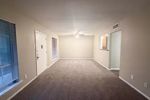 510 W Marvin Ave, Waxahachie, TX 75165 - Photo 2