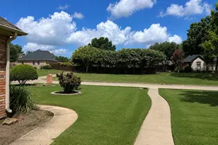 1810 Plum Creek Dr, Midlothian, TX 76065 - Photo 4