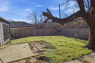 815 Apache, Dallas, TX 75217 - Photo 16