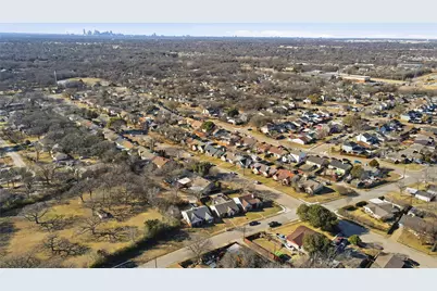 815 Apache, Dallas, TX 75217 - Photo 6