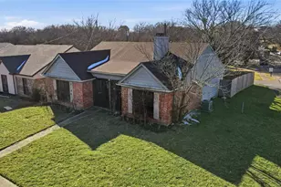 815 Apache, Dallas, TX 75217 - Photo 2