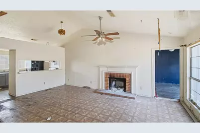 815 Apache, Dallas, TX 75217 - Photo 10