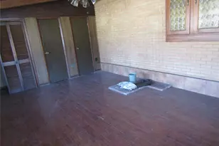 909 Red Bud Dr, Azle, TX 76020 - Photo 10