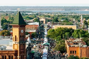 218 E Dallas Rd, Grapevine, TX 76051 - Photo 32