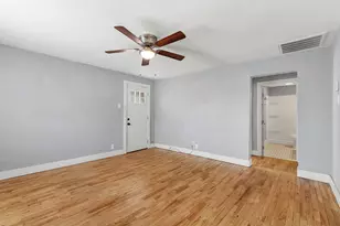 2709 Townsend Dr, Fort Worth, TX 76110 - Photo 8