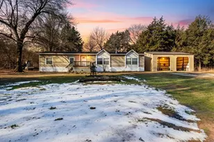 939 Co Rd 2110, Ivanhoe, TX 75447 - Photo 2