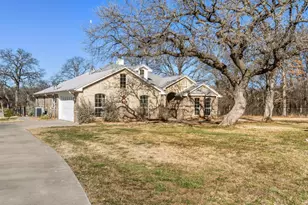 143 Florence Ln, Springtown, TX 76082 - Photo 4