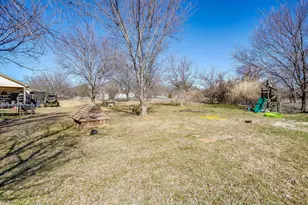 301 Willow Cir, Springtown, TX 76082 - Photo 40