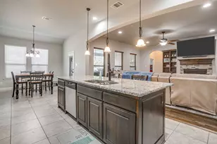 424 Delaware St, Burleson, TX 76028 - Photo 12