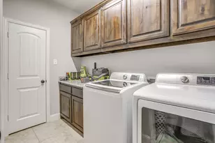 424 Delaware St, Burleson, TX 76028 - Photo 32