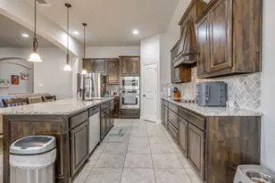 424 Delaware St, Burleson, TX 76028 - Photo 14