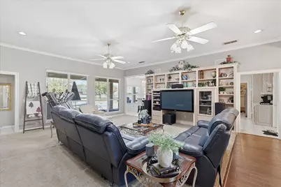 113 Green Oaks Court, Hudson Oaks, TX 76087 - Photo 10