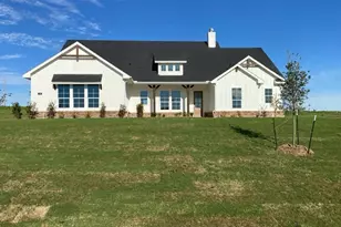 129 Hillview Trl, Decatur, TX 76234 - Photo 1